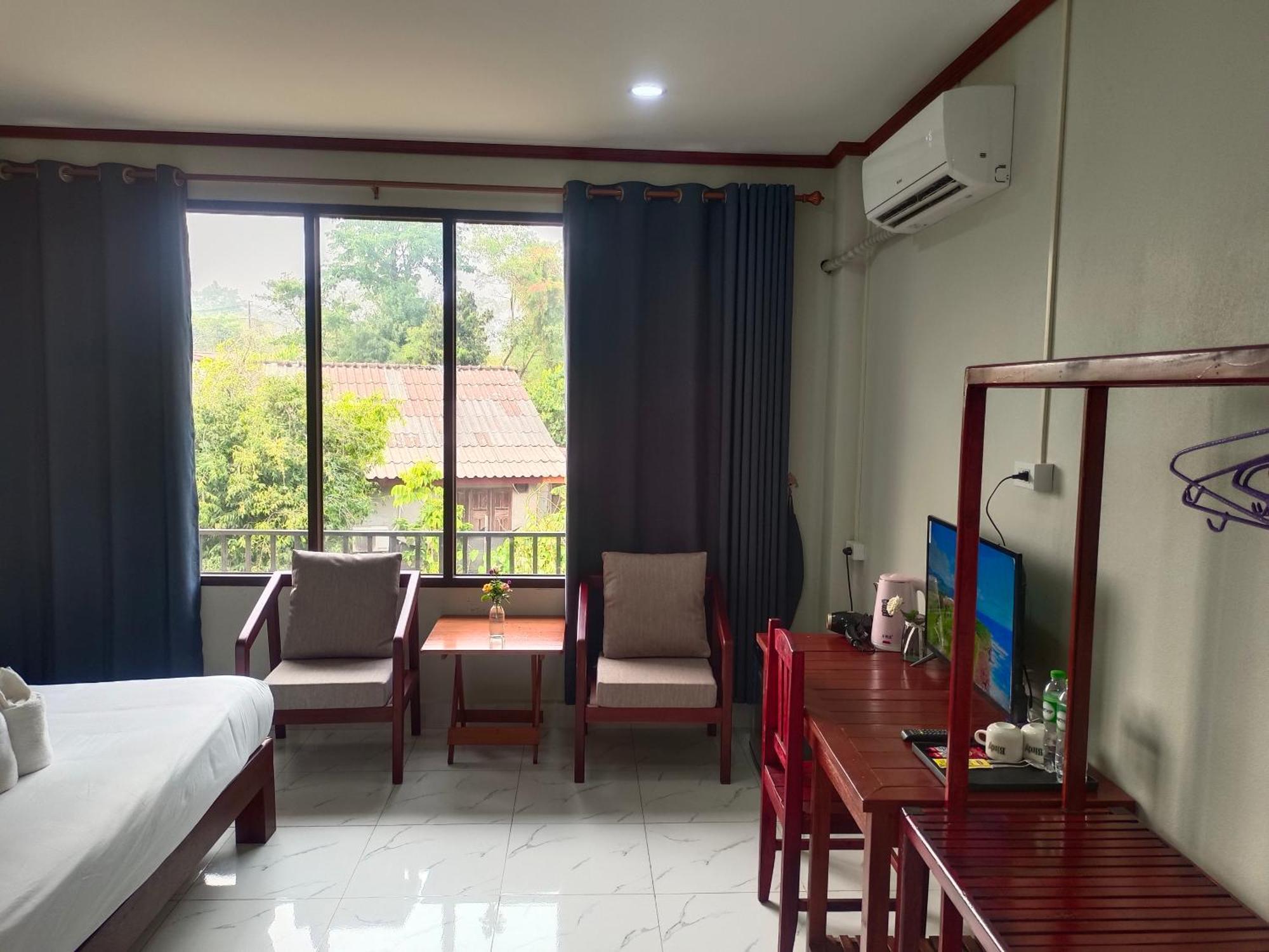 Dokchampa Hotel Vang Vieng Exterior foto