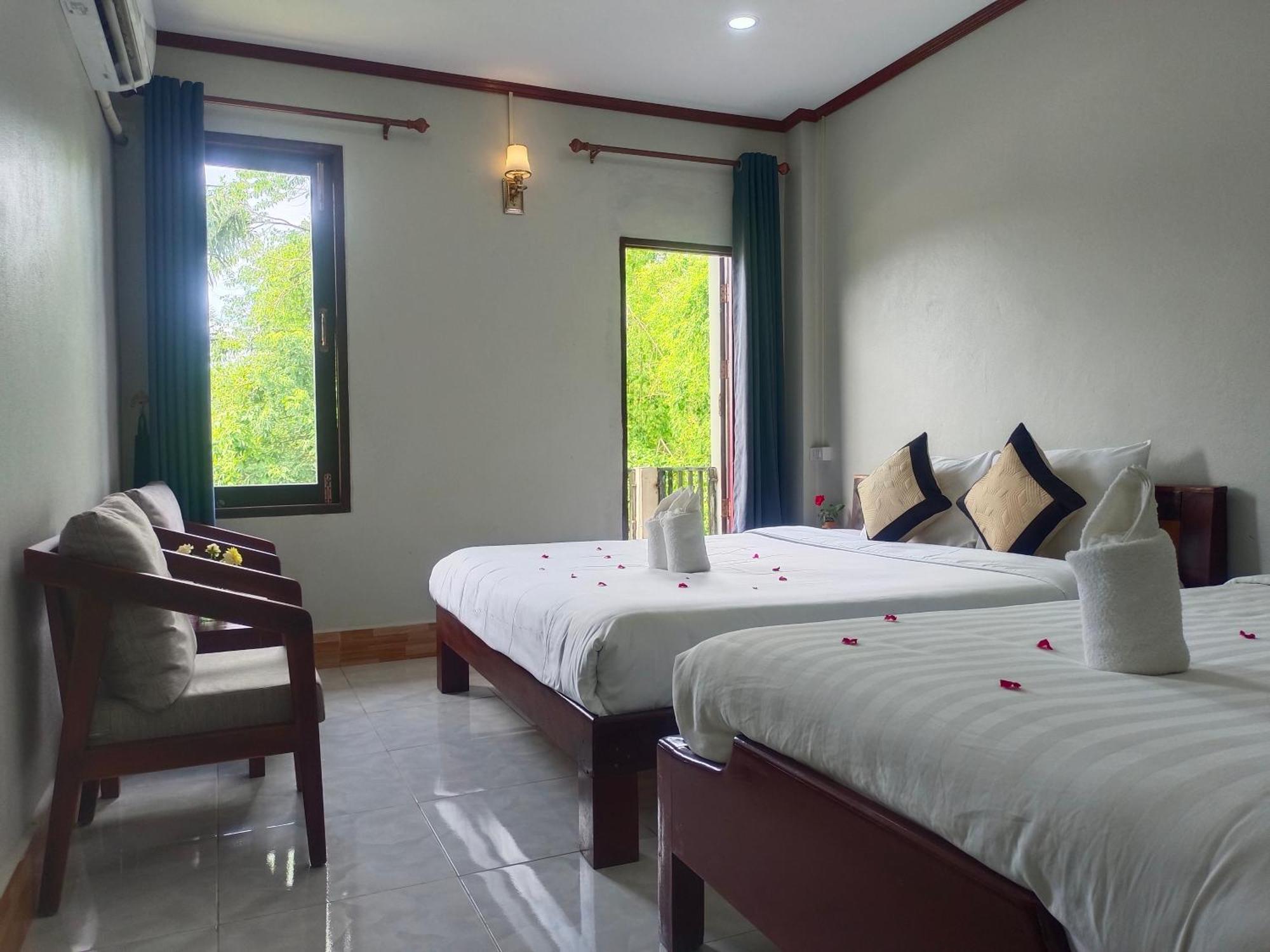 Dokchampa Hotel Vang Vieng Exterior foto