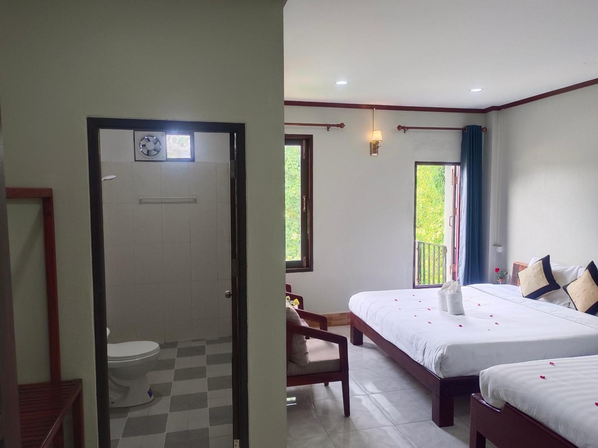 Dokchampa Hotel Vang Vieng Exterior foto