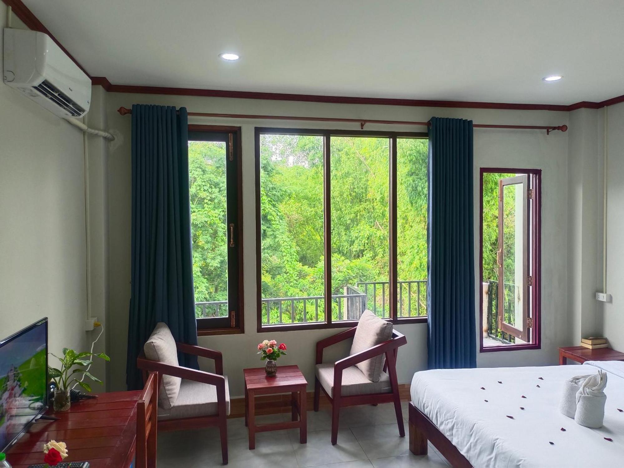 Dokchampa Hotel Vang Vieng Exterior foto