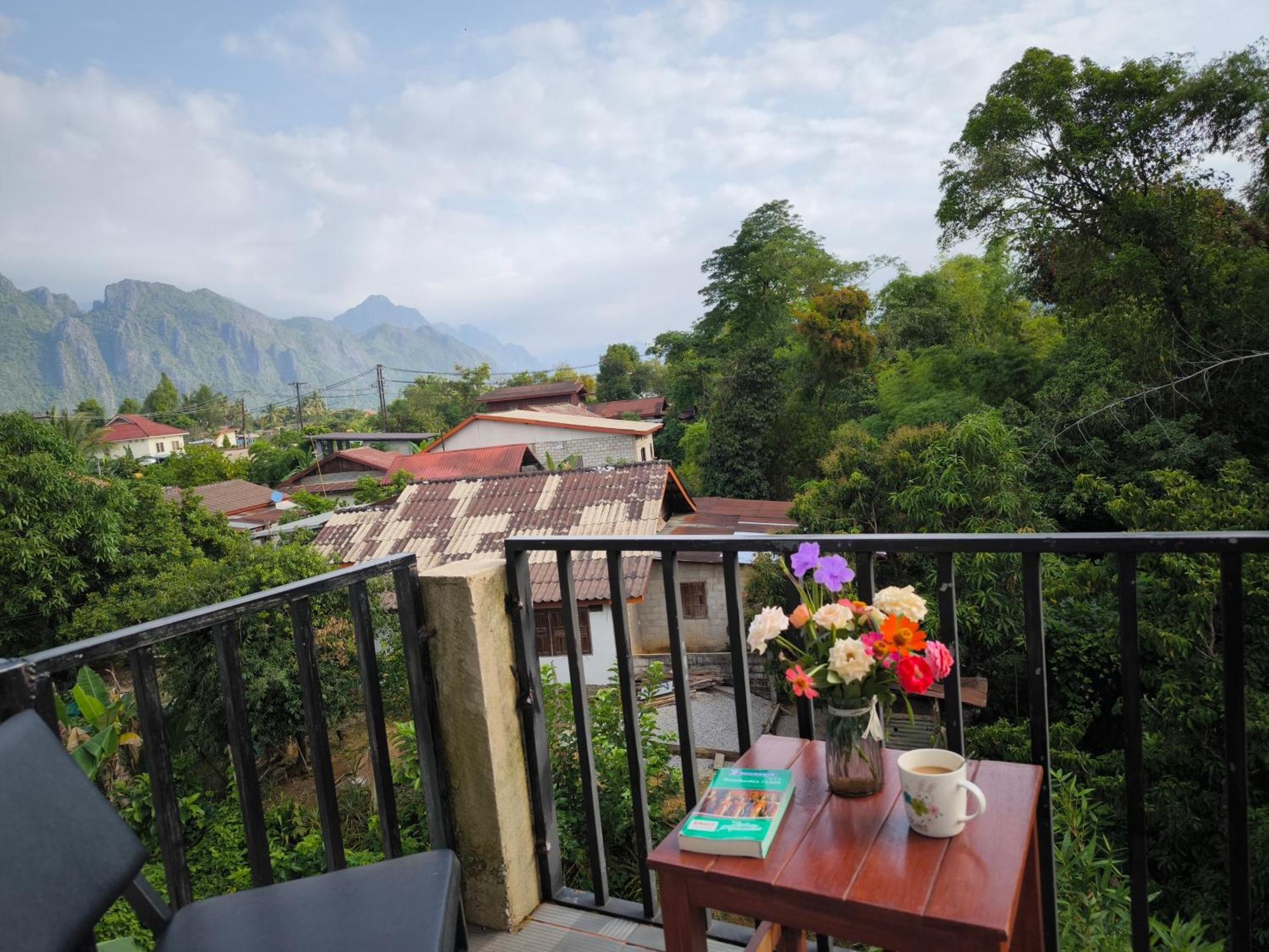 Dokchampa Hotel Vang Vieng Exterior foto